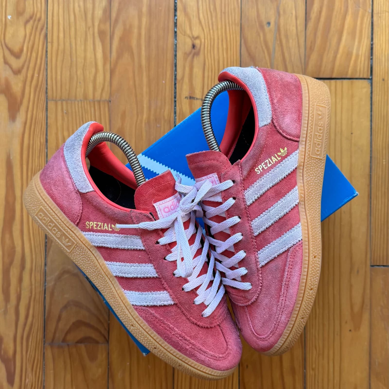 Adidas Originals Handball Spezial - Scarlet / Pink